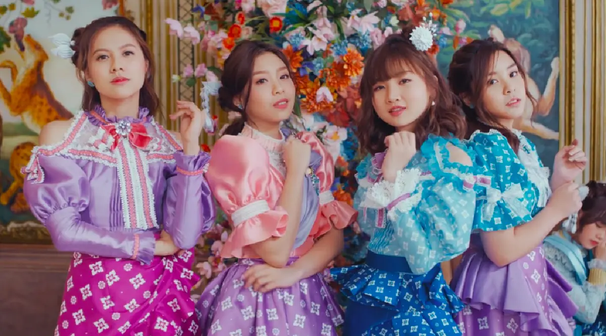 สมการรอคอย “BNK 48” ปล่อย mv ใหม่ #KimiwaMelodyTH สวยสง่าในชุดไทยประยุกต์