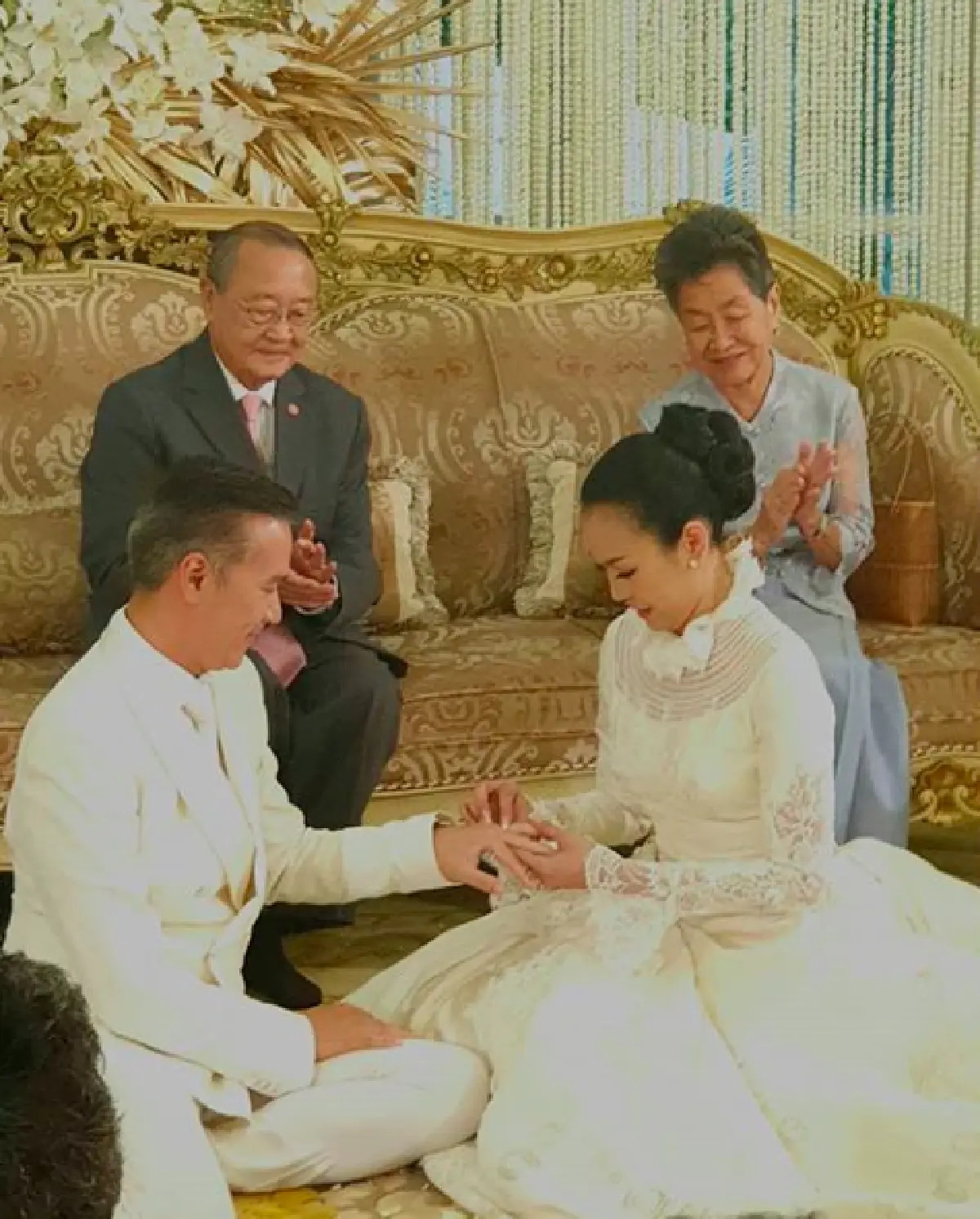 "สายฟ้า เศรษฐบุตร" อดีตพระเอกดัง ควงแฟนสาว “กุ๊ก”  เข้าพิธีแต่งงาน หลังคบหากันร่วม 7 ปี