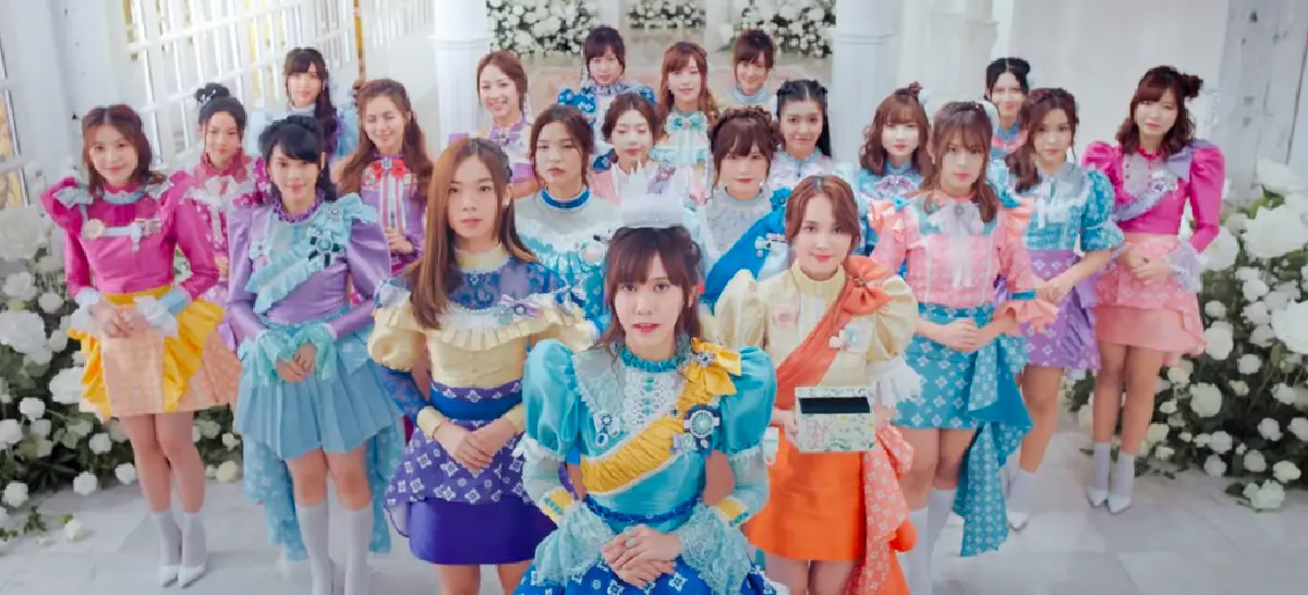 สมการรอคอย “BNK 48” ปล่อย mv ใหม่ #KimiwaMelodyTH สวยสง่าในชุดไทยประยุกต์