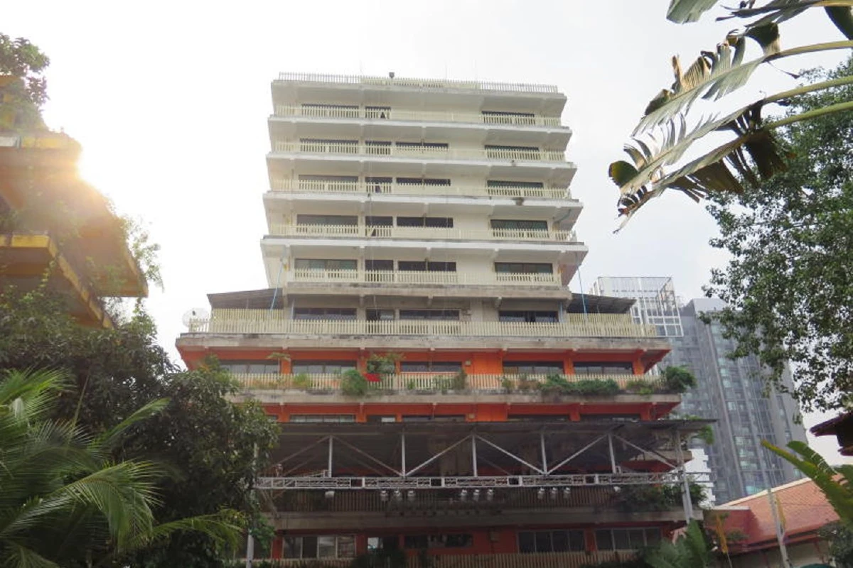 ราชินีเพลงลูกทุ่ง พุ่มพวง ดวงจันทร์ ที่วัดภาษี