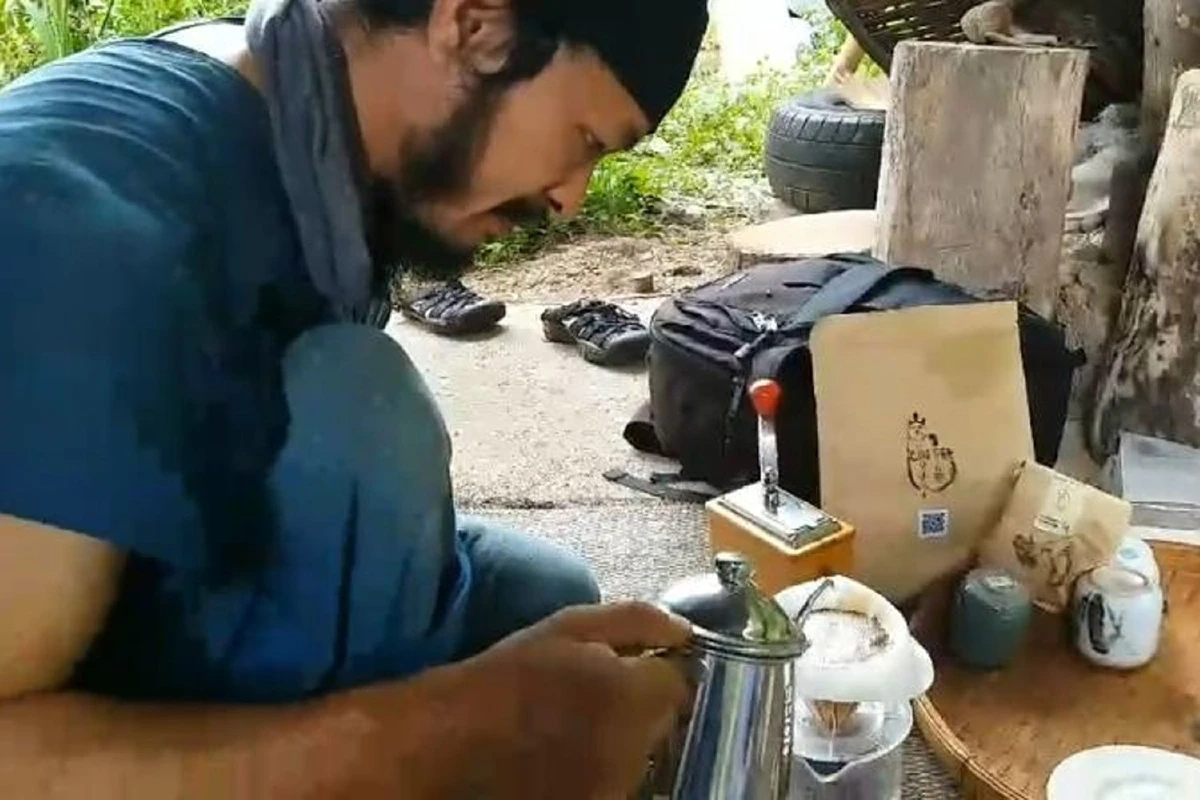 ความเคลื่อนไหวของ กรณ์ จาติกวณิช