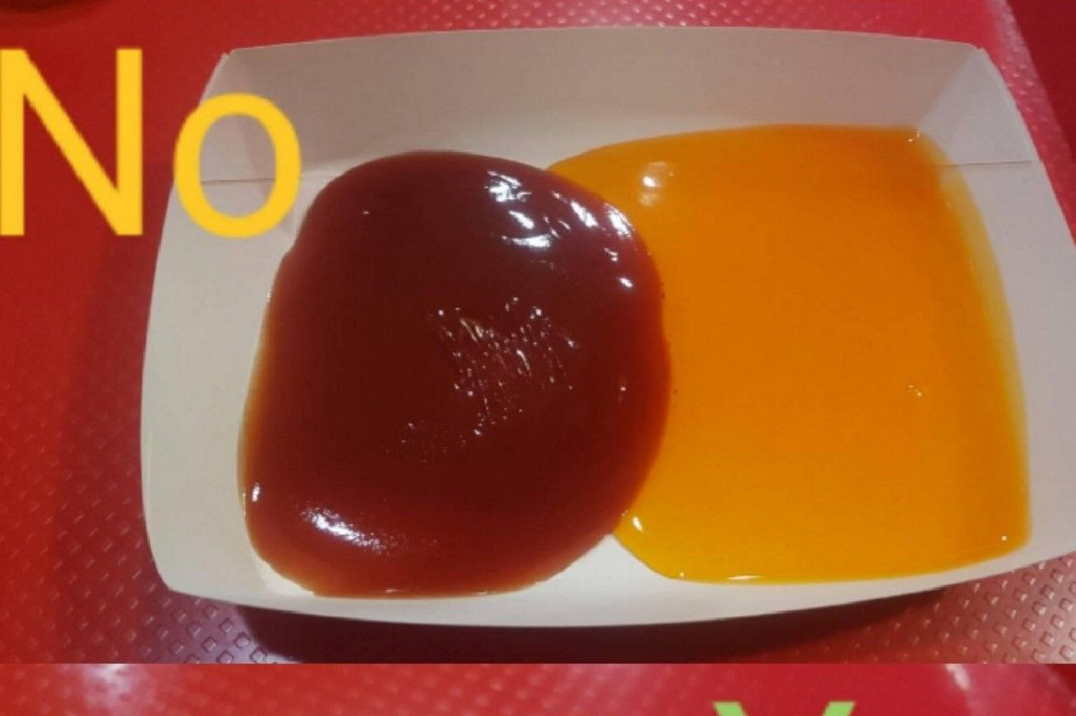 หนุ่มแนะสังคม "เลิกกดซอสเคเอฟซี" เต็มถาดแล้วกินไม่หมด หนุ่มแนะสังคม "เลิกกดซอสเคเอฟซี" เต็มถาดแล้วกินไม่หมด