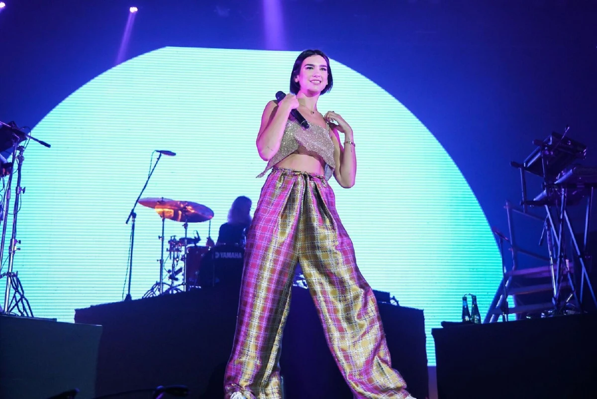 สาวฮอตพลังล้น! Dua Lipa ร้องเต้นจัดเต็มครั้งแรกในไทยประทับใจไร้ที่ติ
