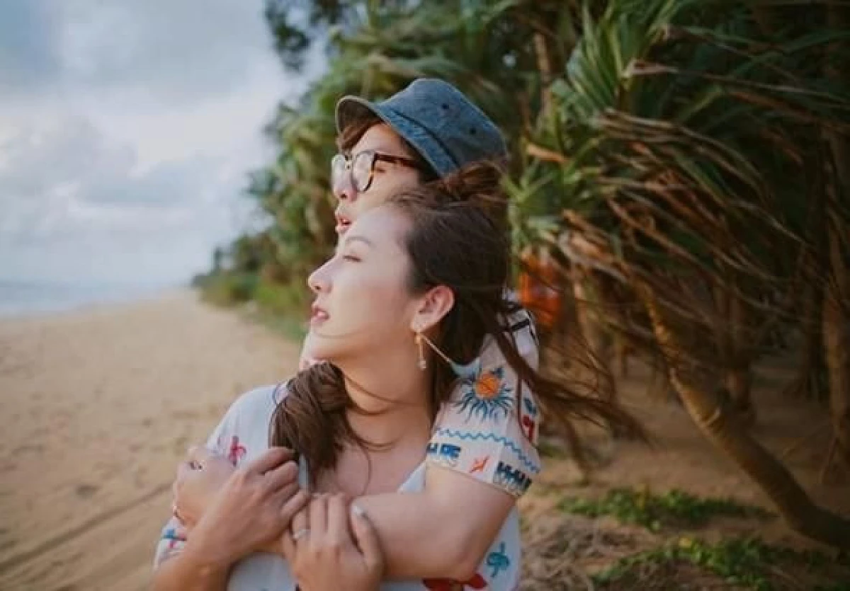 ฟิล์ม ภรรยา ทอม Room39 สวมชุดว่ายน้ำเว้าสูงอวดหุ่นสุดเป๊ะ