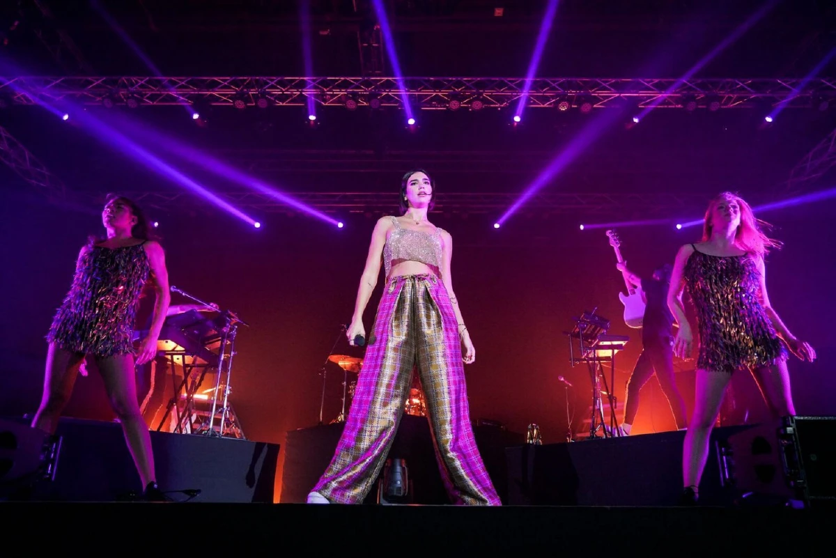 สาวฮอตพลังล้น! Dua Lipa ร้องเต้นจัดเต็มครั้งแรกในไทยประทับใจไร้ที่ติ