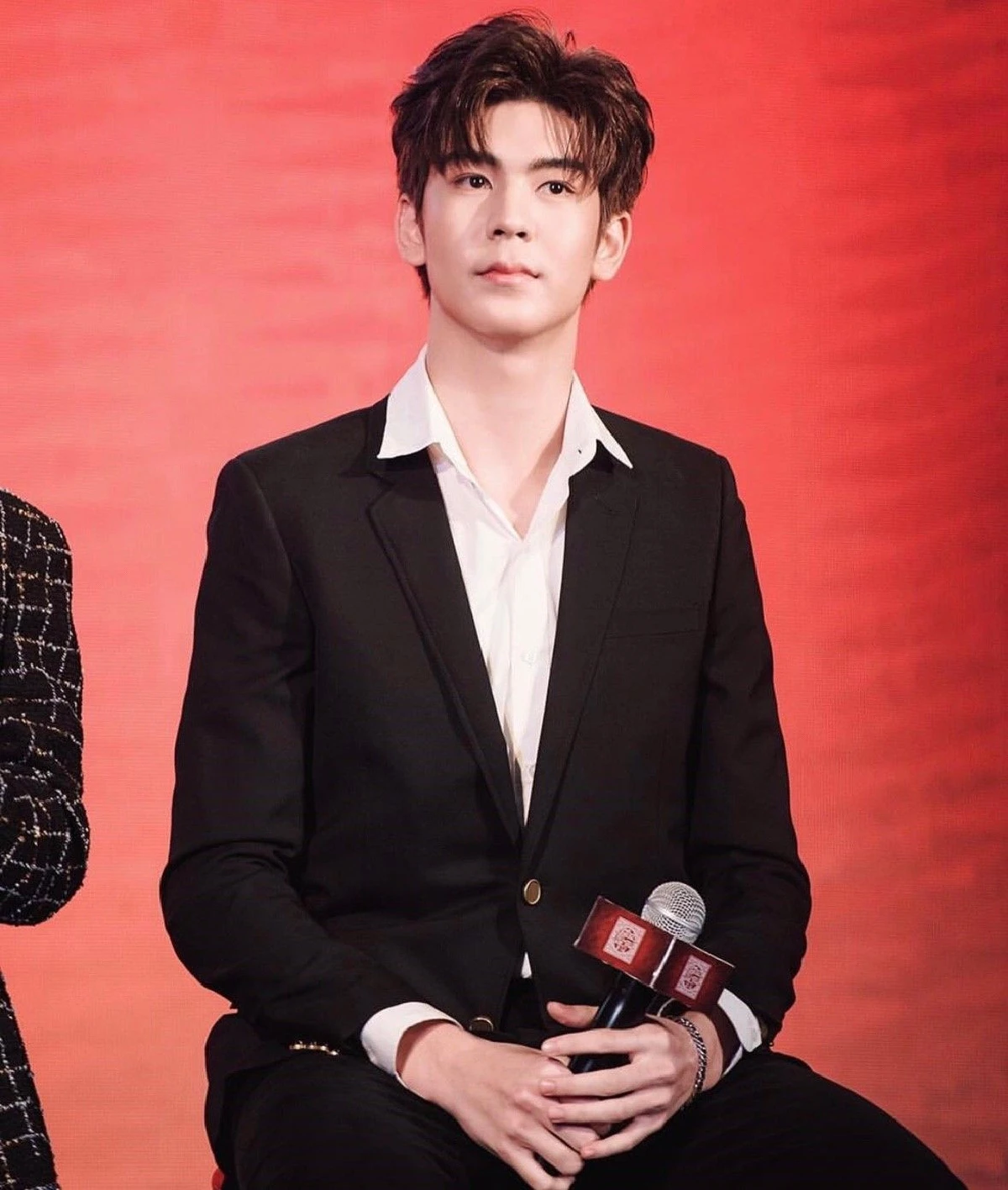 เปิดวาร์ป 9 หนุ่มหล่อสุดฮอตจากตระกูล จิระอนันต์ #เลือดข้นคนจาง