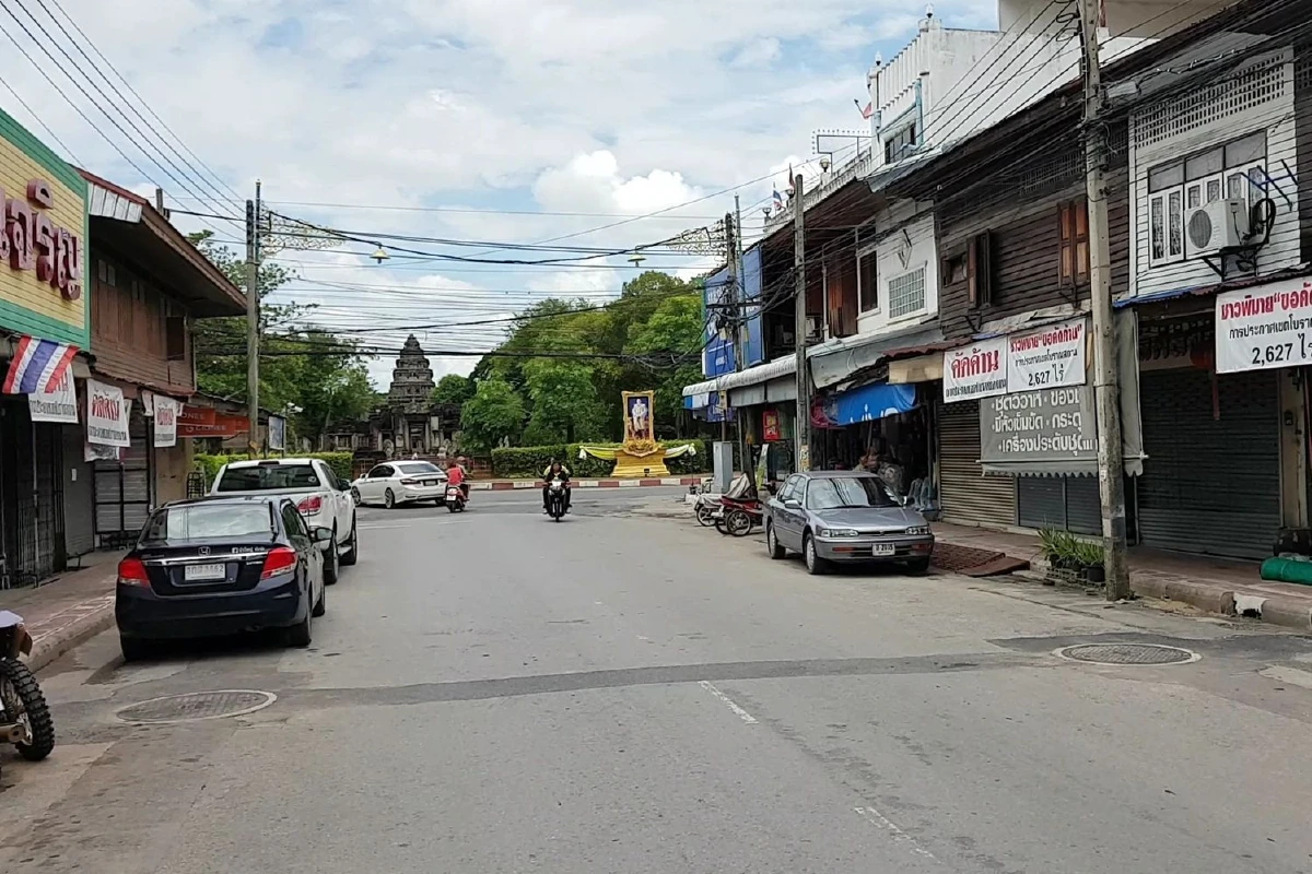 ชาวพิมายเดือดร้อนหลังกรมศิลปากรประกาศเป็นเขตโบราณสถาน