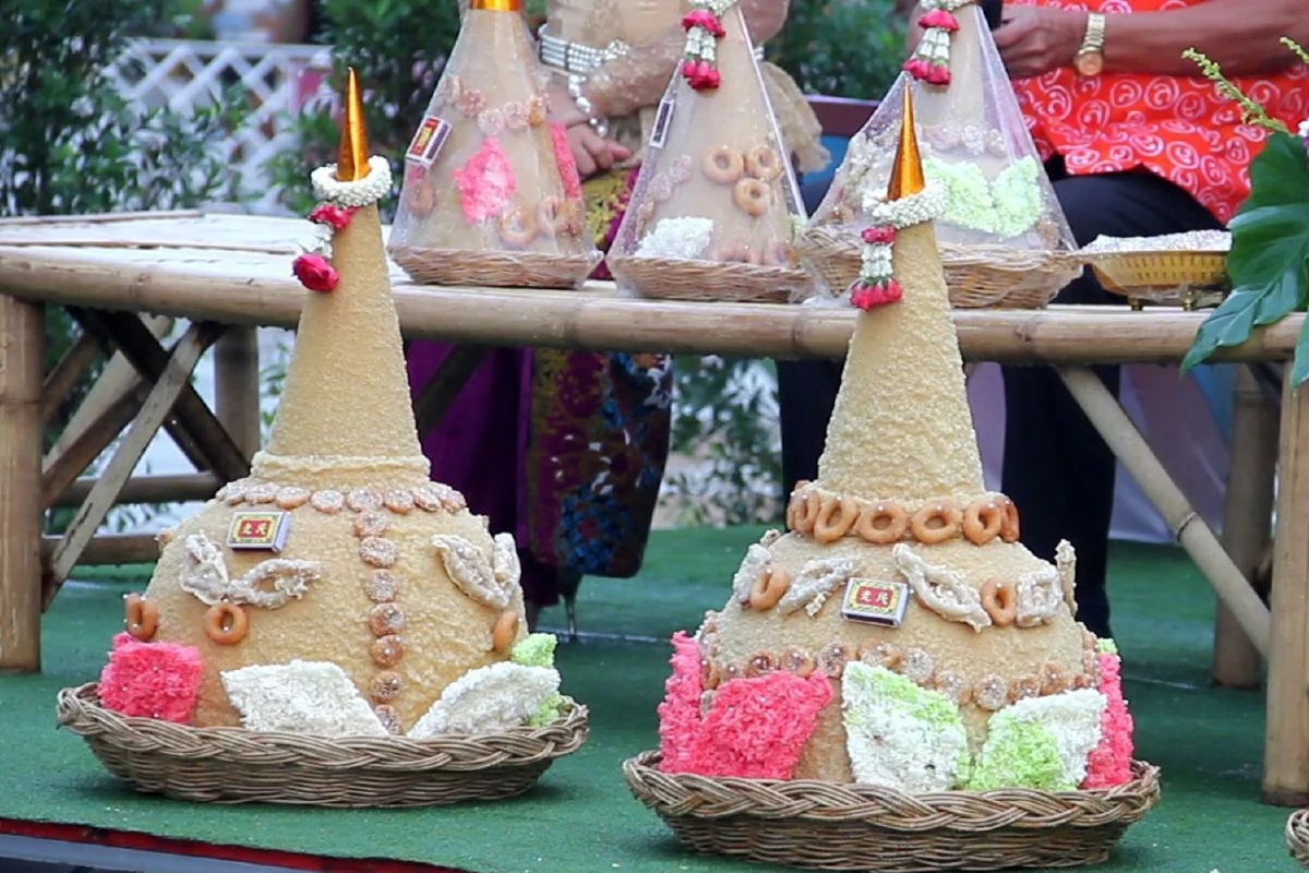 "กตัญญูต่อบรรพชน"นครศรีฯจัดงานบุญใหญ่ประจำปี61ประเพณีบุญสารทเดือนสิบ