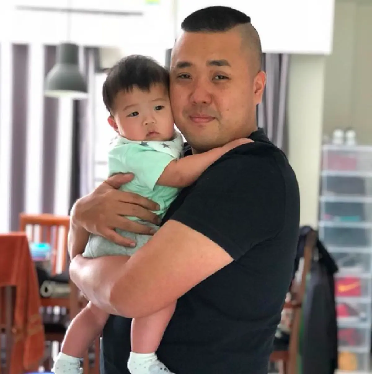 ส่องภาพ “น้องอาธิ” ลูกชาย "ดีเจอาร์ต มารุต” ที่กำลังอยู่จ้ำม้ำ น่ารักน่าชัง