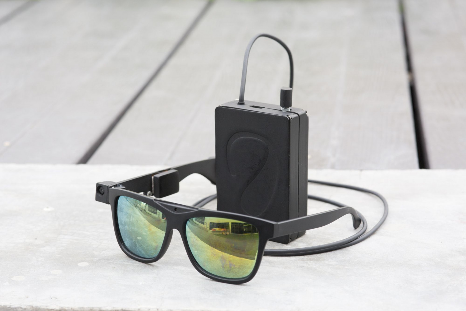 ‘Visionear’ สร้างแว่นตาอัจฉริยะ