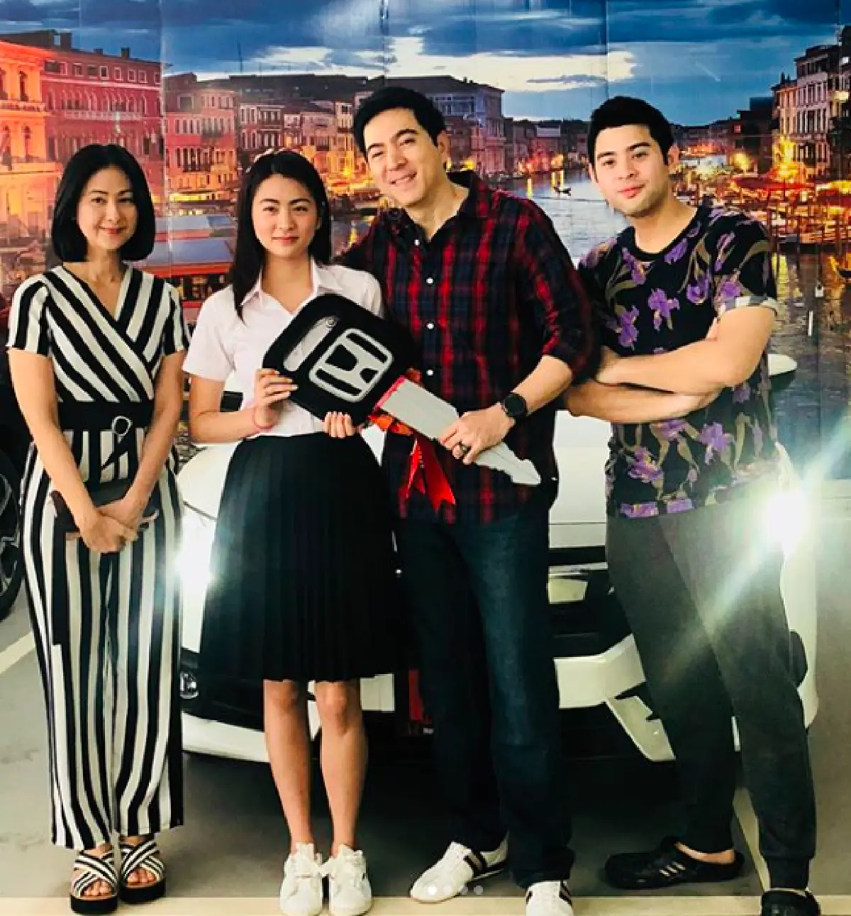 “น้องมายด์” แฮปปี้หนักมาก หลัง “พ่อแซม” ถอยรถป้ายแดงให้ขับไปเรียนเองได้