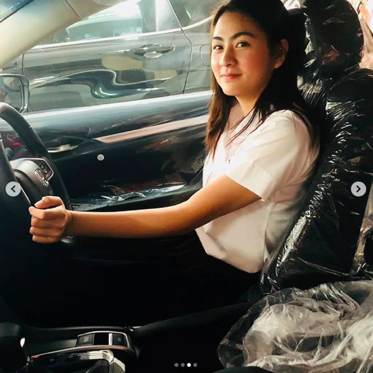 “น้องมายด์” แฮปปี้หนักมาก หลัง “พ่อแซม” ถอยรถป้ายแดงให้ขับไปเรียนเองได้