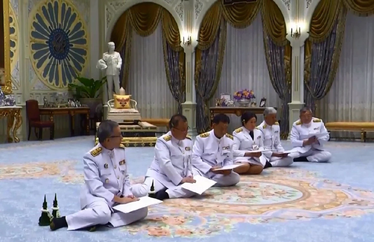 "งานทูตเป็นงานที่ต้องสร้างเอง" ในหลวงทรงพระราชทานพระราชดำรัสแก่เอกอัครราชทูต