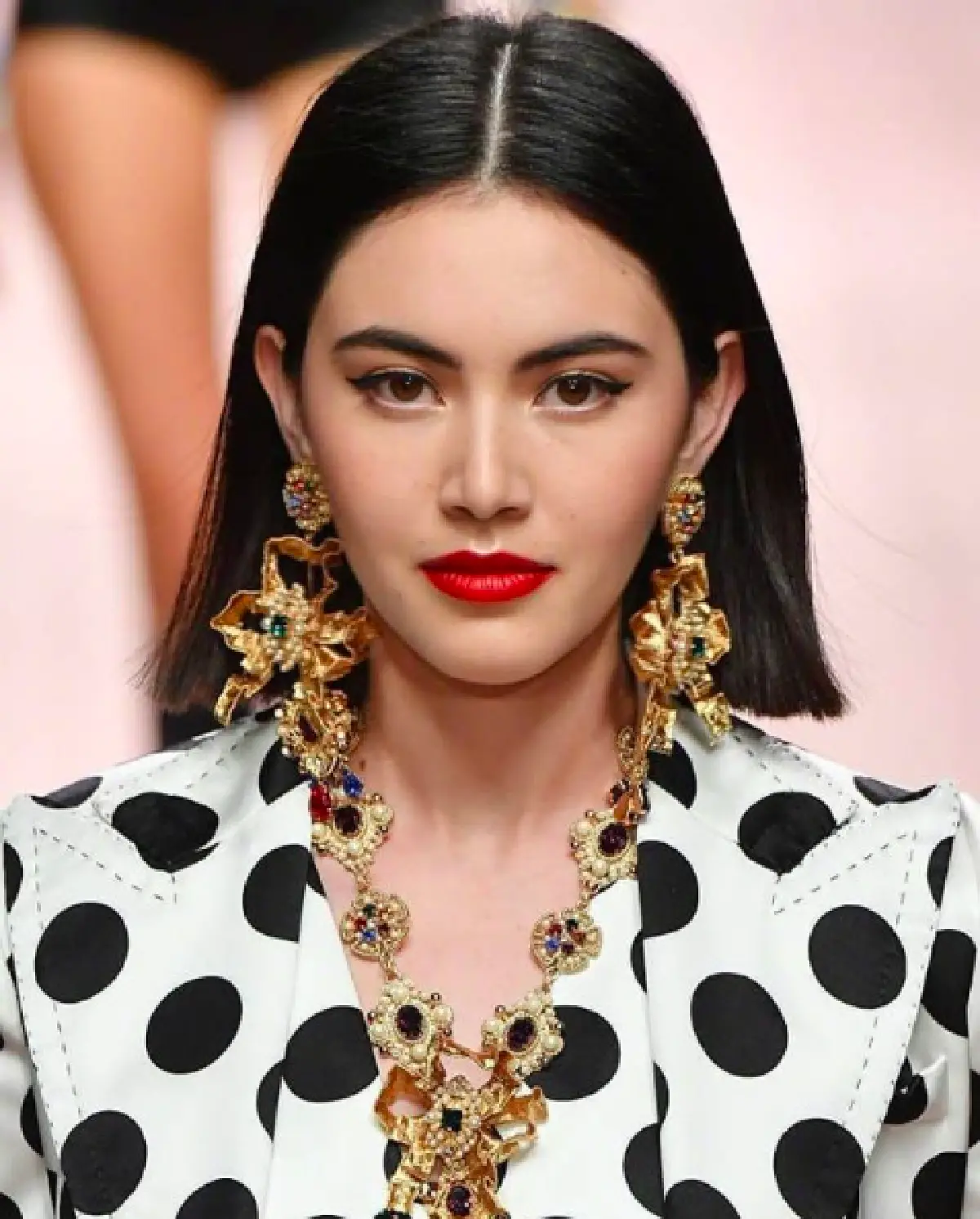 หนึ่งเดียวในเอเซีย! “ใหม่” ร่วมเดินแบบให้แบรนด์หรู กับลุคสุดเท่บนรันเวย์ Milan Fashion Week 2018