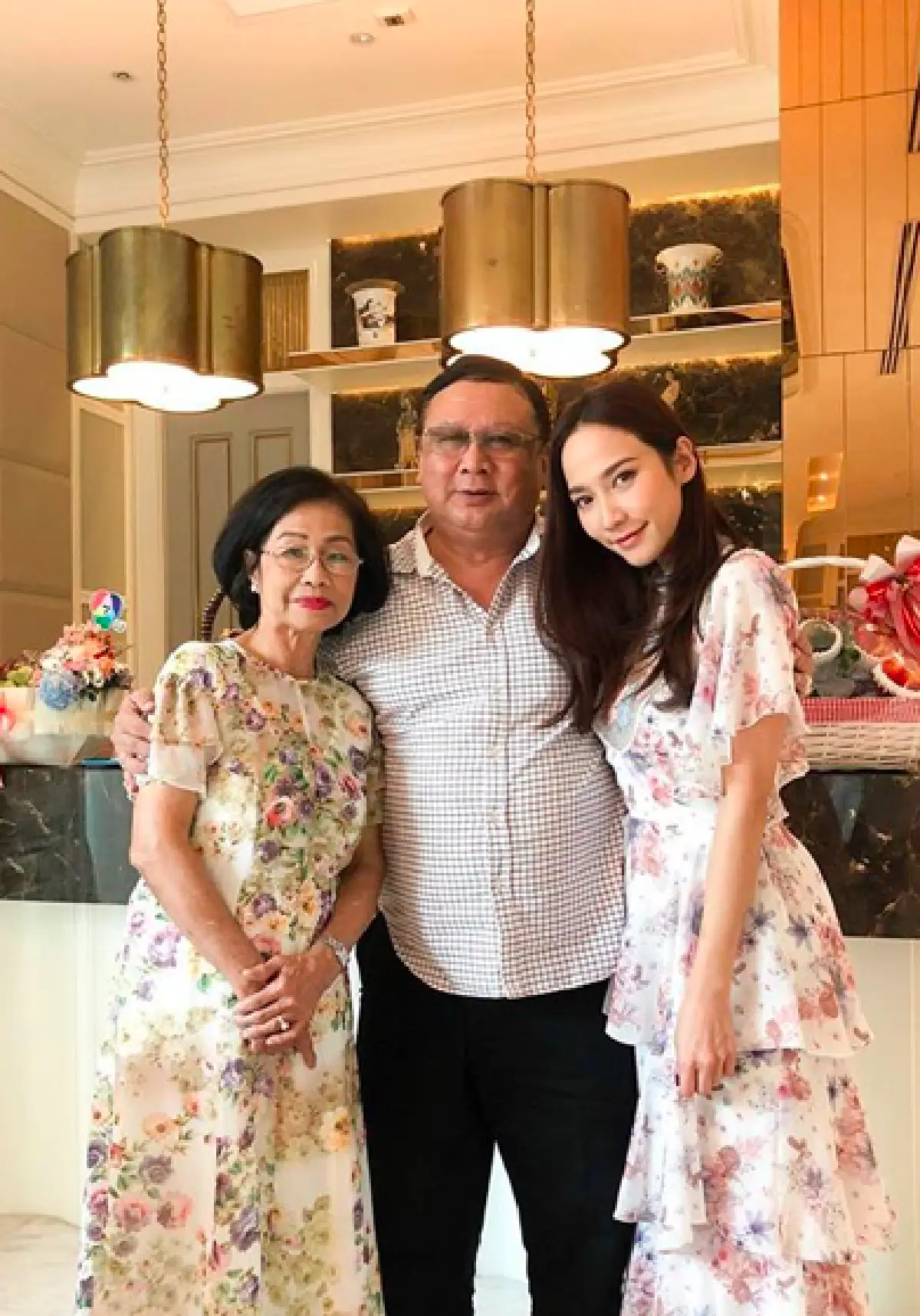 ฤกษ์งามยามดี "อั้ม” เปิดบ้านทำบุญ หลังออกจากโรงพยาบาลได้ไม่ถึงอาทิตย์