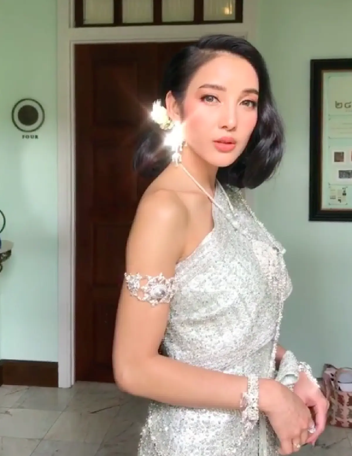 “แพท ณปภา” สุดสง่า! ในชุดไทยโบราณ ตามแบบฉบับสาวไทย