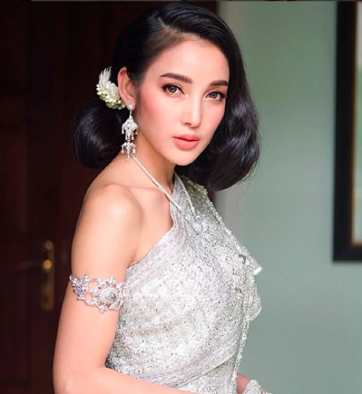 “แพท ณปภา” สุดสง่า! ในชุดไทยโบราณ ตามแบบฉบับสาวไทย