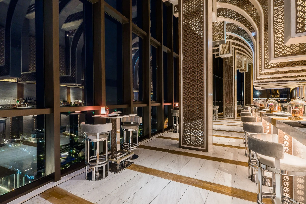 มากกว่าหัวหินที่เคยรู้จัก วานา นาวา สกาย