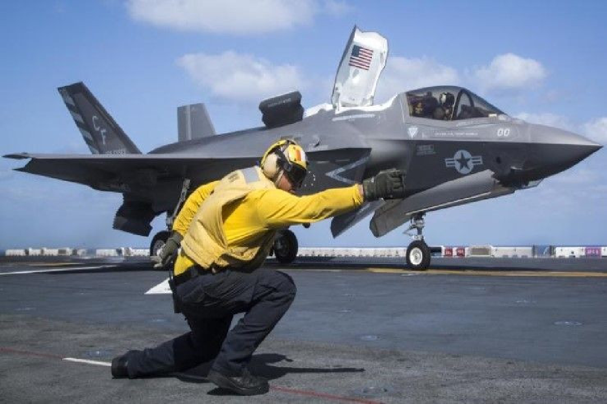 เครื่องบินขับไล่ F-35 สุดแพงของทัพสหรัฐฯตก เครื่องบินขับไล่ F-35 สุดแพงของทัพสหรัฐฯตก