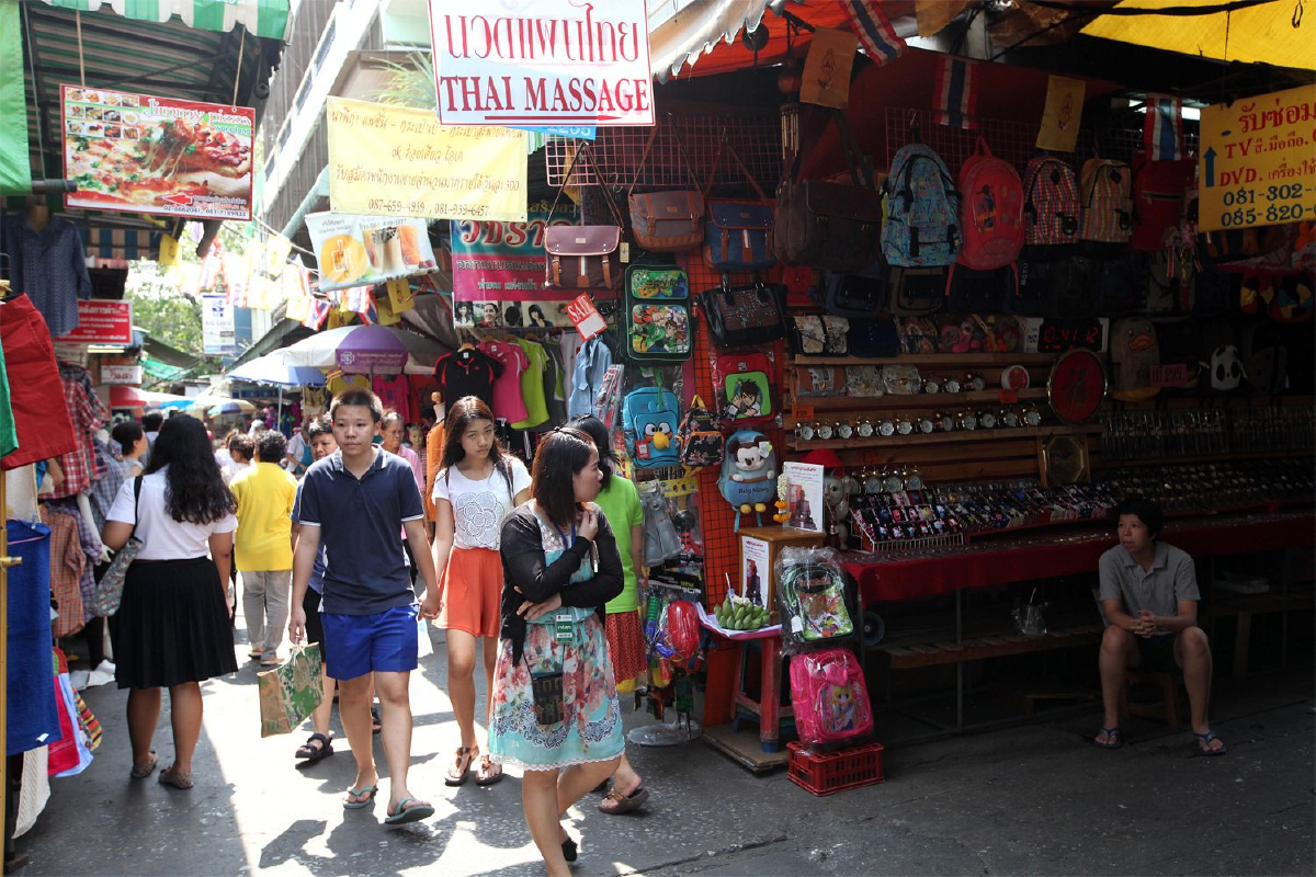 ตลาดวังหลัง แหล่งช็อปใกล้สถานีตากสิน ตลาดวังหลัง แหล่งช็อปใกล้สถานีตากสิน