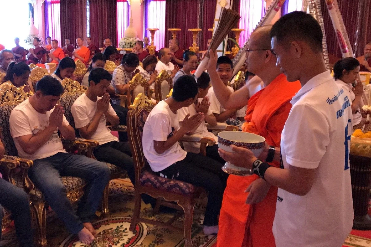 เชียงรายทำบุญอุทิศจ่าแซม-สืบชะตาทีมหมูป่าก่อนไปดูยูธโอลิมปิกที่อาร์เจนฯ