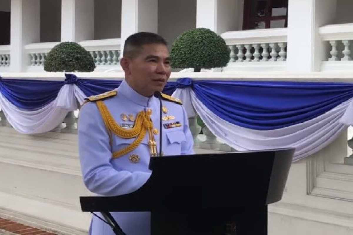 "บิ๊กลือ"ไม่ขอวิจารณ์"พ่อใหญ่จิ๋ว"-ประกาศ ทร.วางตัวเป็นกลางช่วงเลือกตั้ง "บิ๊กลือ"ไม่ขอวิจารณ์"พ่อใหญ่จิ๋ว"-ประกาศ ทร.วางตัวเป็นกลางช่วงเลือกตั้ง