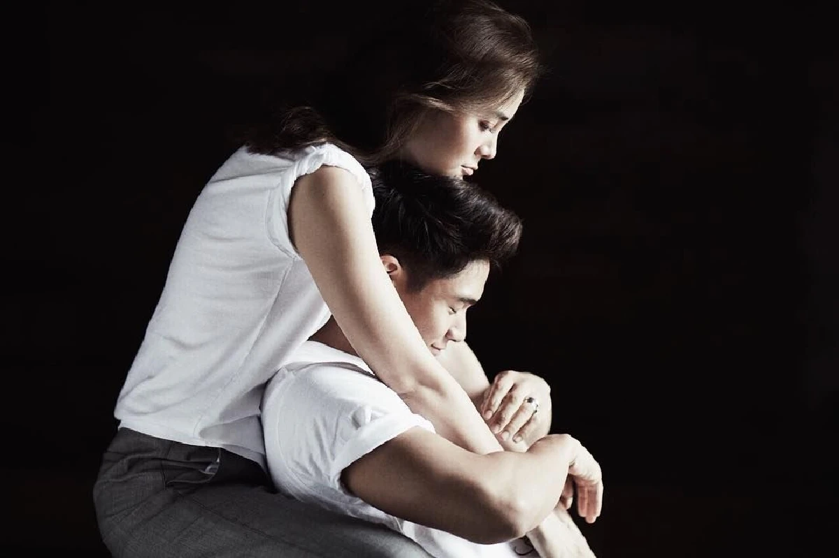 เจนี่-มิกกี้ จุ๊บปากต่อหน้าเพื่อน! หวานจน แอน-นานา รำคาญไล่ไปนั่งโต๊ะอื่น