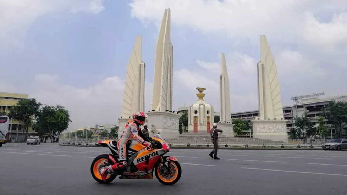 "มาร์เกซ" นักบิดแชมป์โลก ขอจ่ายค่าปรับเอง-หลังตร.อนุญาตให้ขี่โปรโมทท่องเที่ยว