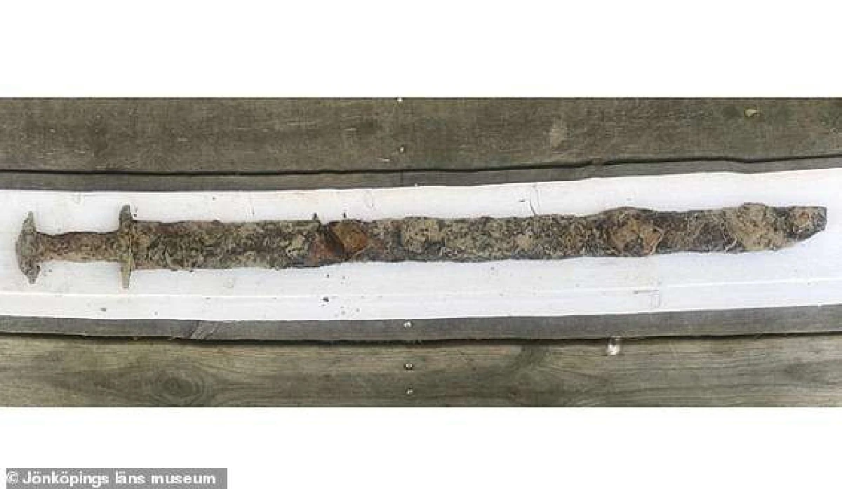 สาวน้อยสวีดิช ค้นพบดาบโบราณยุคไวกิ้ง