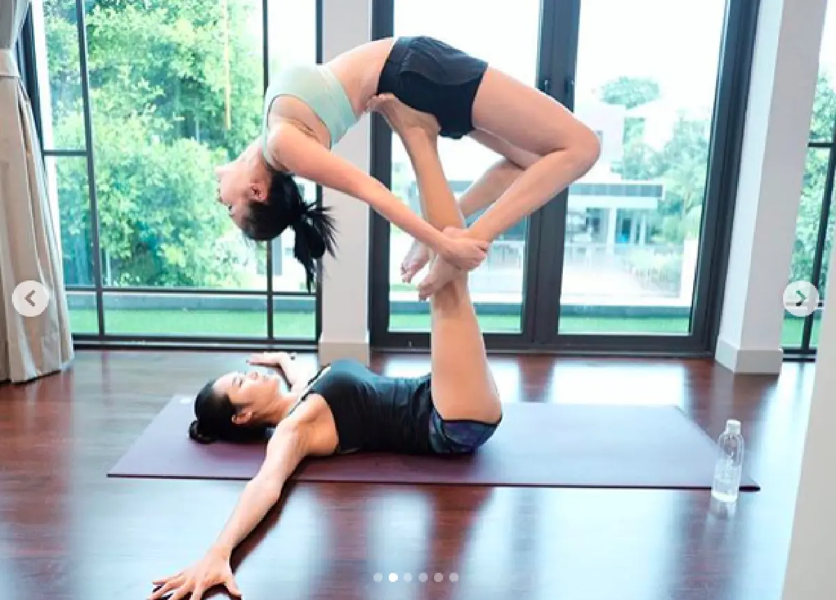 ตามแม่มาติดๆ “น้องเจ้าขา” ลีลาไม่ธรรมดา ฝึกโยคะกับ “แม่กระแต” ท่ายากมาหมด