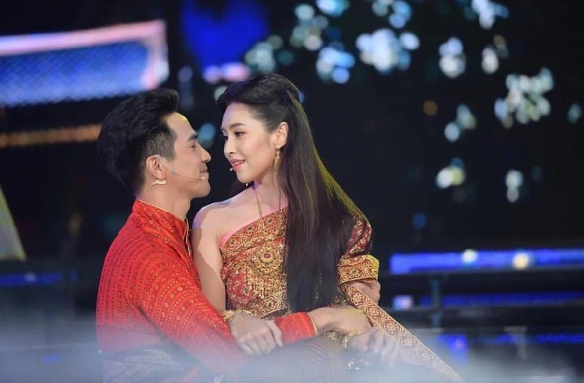 15 ภาพฟินชาตินี้! บุพเพสันนิวาสแฟนมีตติ้ง กระตุกต่อมจิ้นอินยิ่งกว่าในละคร