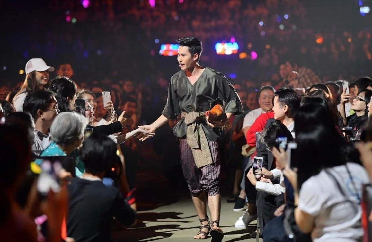 15 ภาพฟินชาตินี้! บุพเพสันนิวาสแฟนมีตติ้ง กระตุกต่อมจิ้นอินยิ่งกว่าในละคร