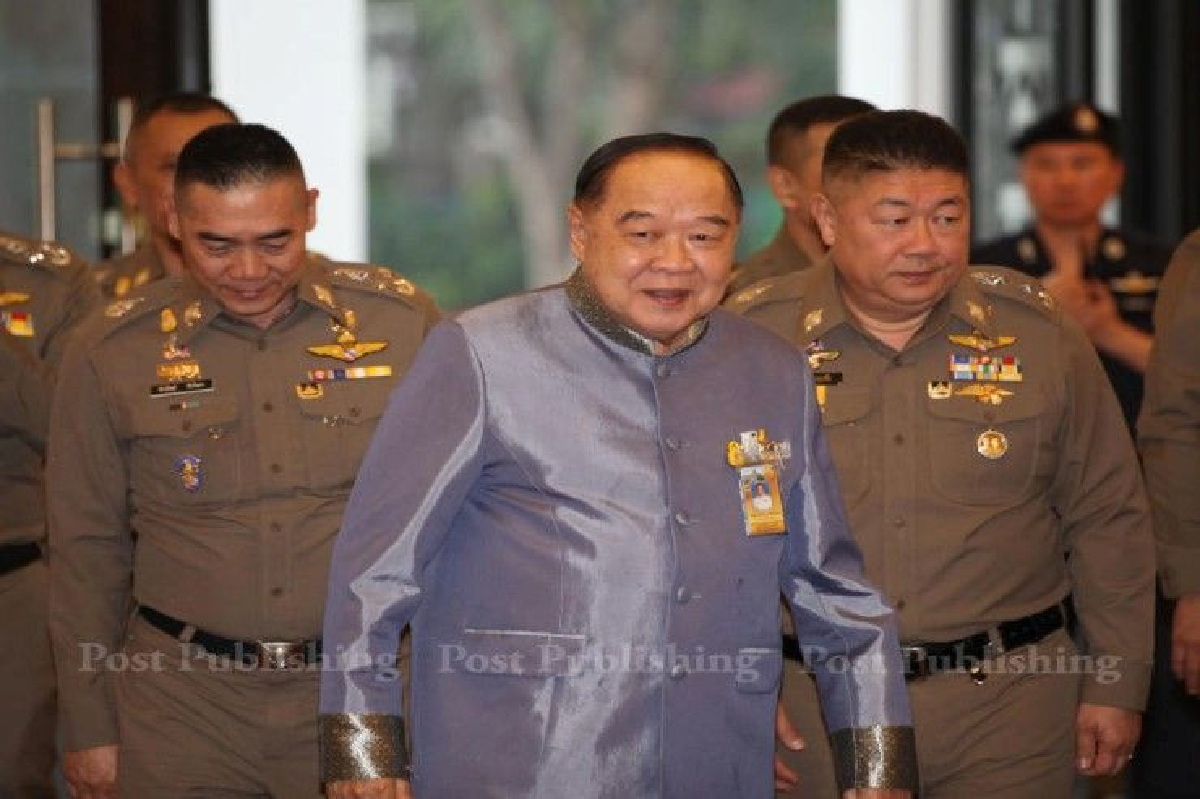 "บิ๊กป้อม" เตรียมบินรับตำแหน่งประธาน รมว.กลาโหมอาเซียน "บิ๊กป้อม" เตรียมบินรับตำแหน่งประธาน รมว.กลาโหมอาเซียน