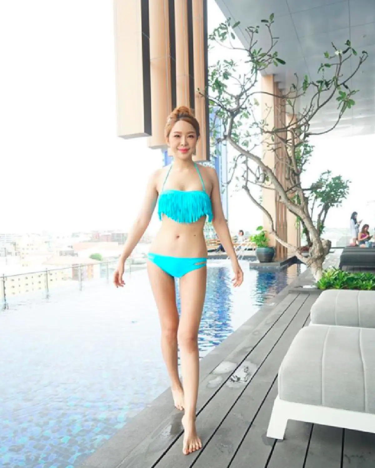 เซ็กซี่ขึ้นขึ้นอย่างเห็นได้ชัด! ”หญิงแย้” อวดหุ่นสุดแซ่บหลังดูดไขมันทั่วร่างกายที่เกาหลี  เป๊ะปังมาก
