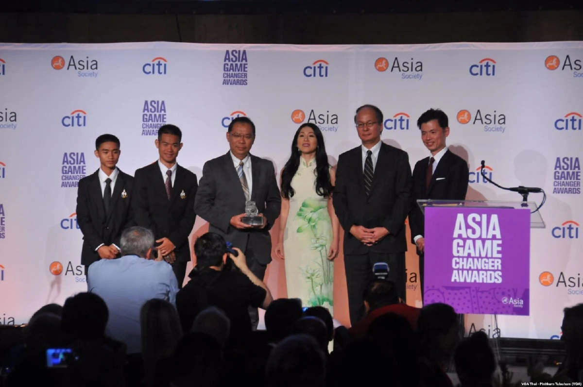 ทีมกู้ภัยถ้ำหลวงรับรางวัล "เอเชีย เกม เชนเจอร์"