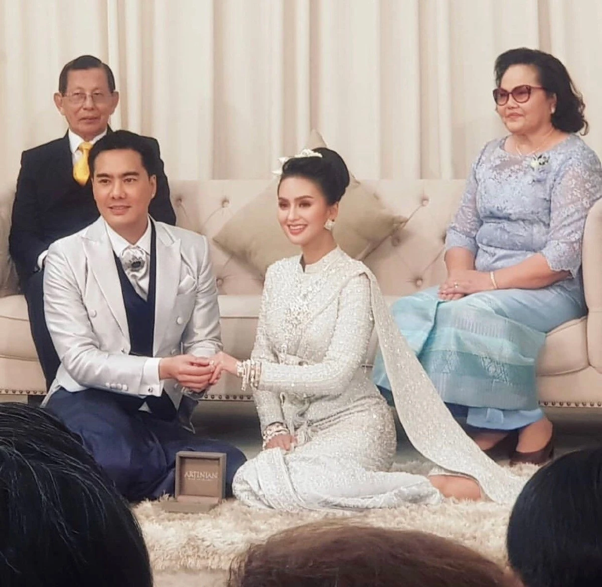 ชื่นมื่น! เคลลี่ ยกขันหมากสู่ขอ น้องนาย เรียบง่ายอบอุ่น