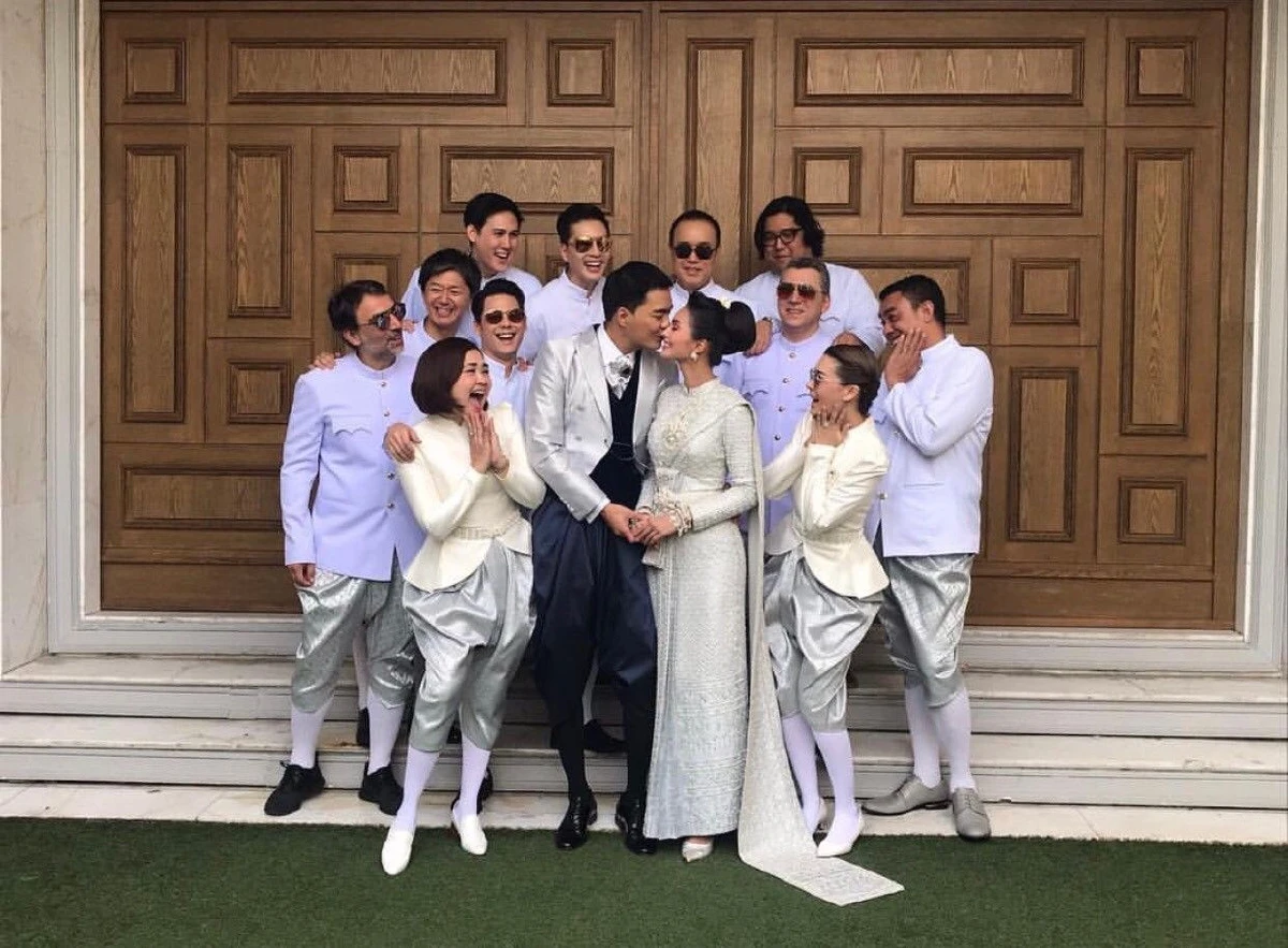 เอมี่ กลิ่นประทุม อวดความเท่แบบไทย ในฐานะเพื่อนเจ้าบ่าว เคลลี่