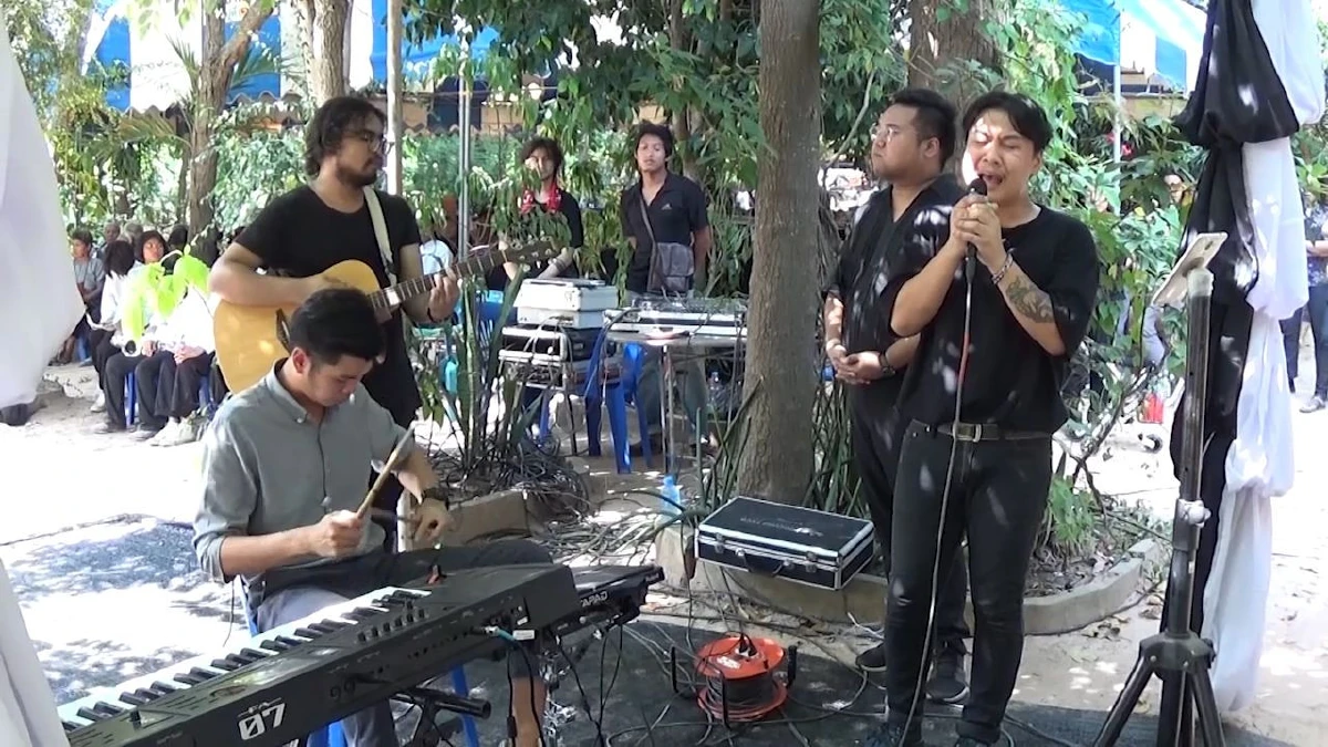 อาลัย"เต้"สมาชิกวง“แม่ยายยิ้ม”เพื่อนเล่นดนตรีสดหน้าเมรุ