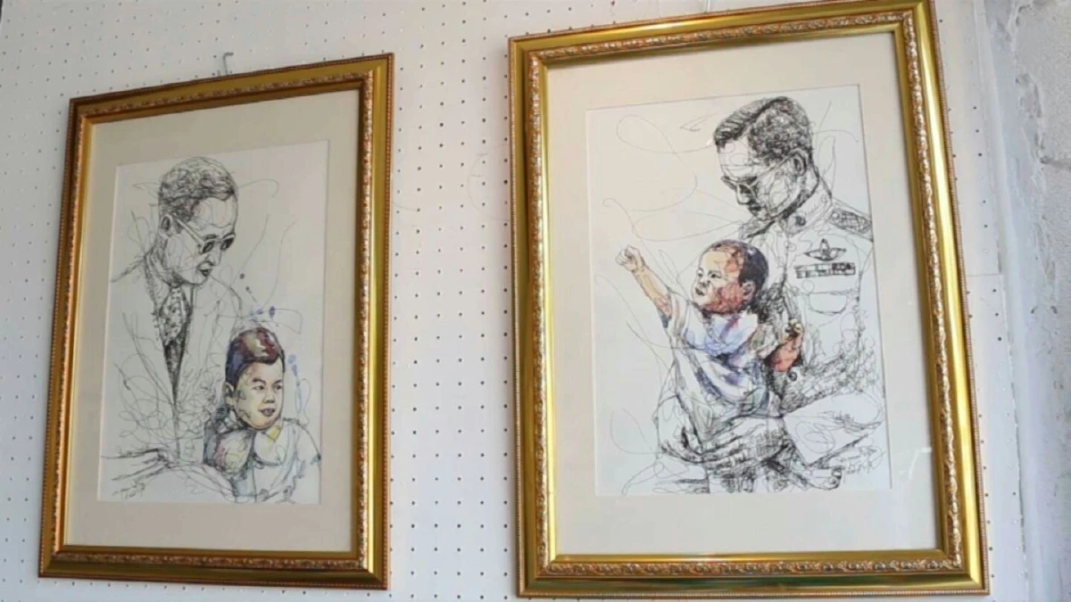 รำลึกร.9ศิลปินขอนแก่นใช้ปากกาดำวาดภาพให้ผู้สนใจร่วมชมพระอัจฉริยภาพ