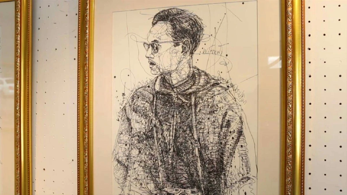 รำลึกร.9ศิลปินขอนแก่นใช้ปากกาดำวาดภาพให้ผู้สนใจร่วมชมพระอัจฉริยภาพ