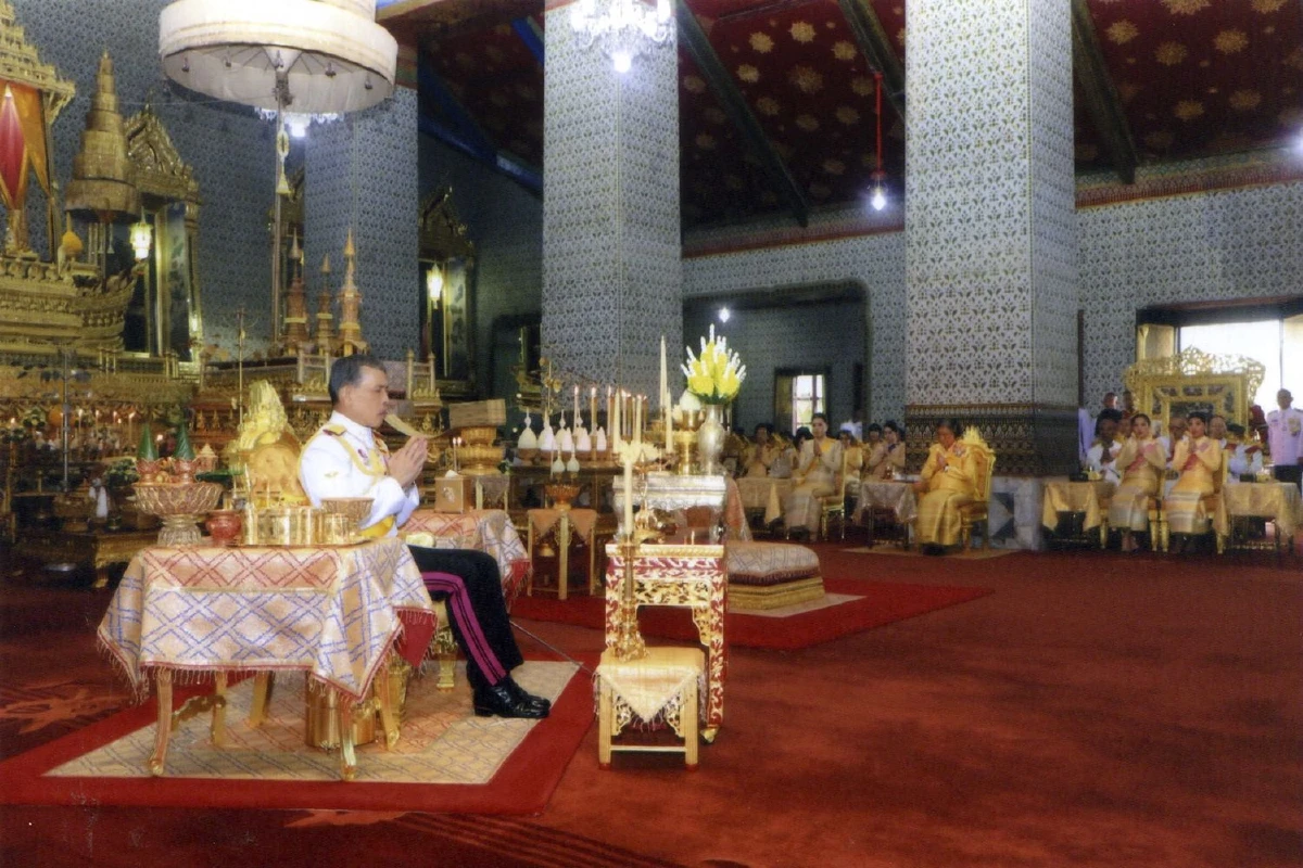 สมเด็จพระเจ้าอยู่หัวทรงบำเพ็ญพระราชกุศลในวันคล้ายวันสวรรคตรัชกาลที่9