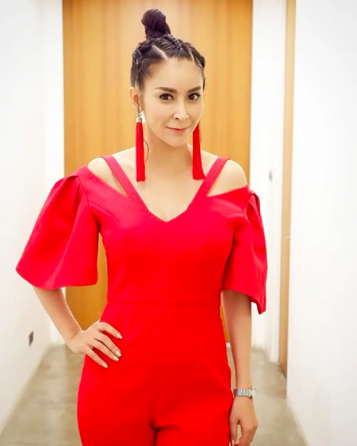 10 ภาพเด็ด "ใหม่ สุคนธวา” กับทรวดทรงสุดแซ่บ ในชีวิตจริงนั้นแซ่บยิ่งกว่า