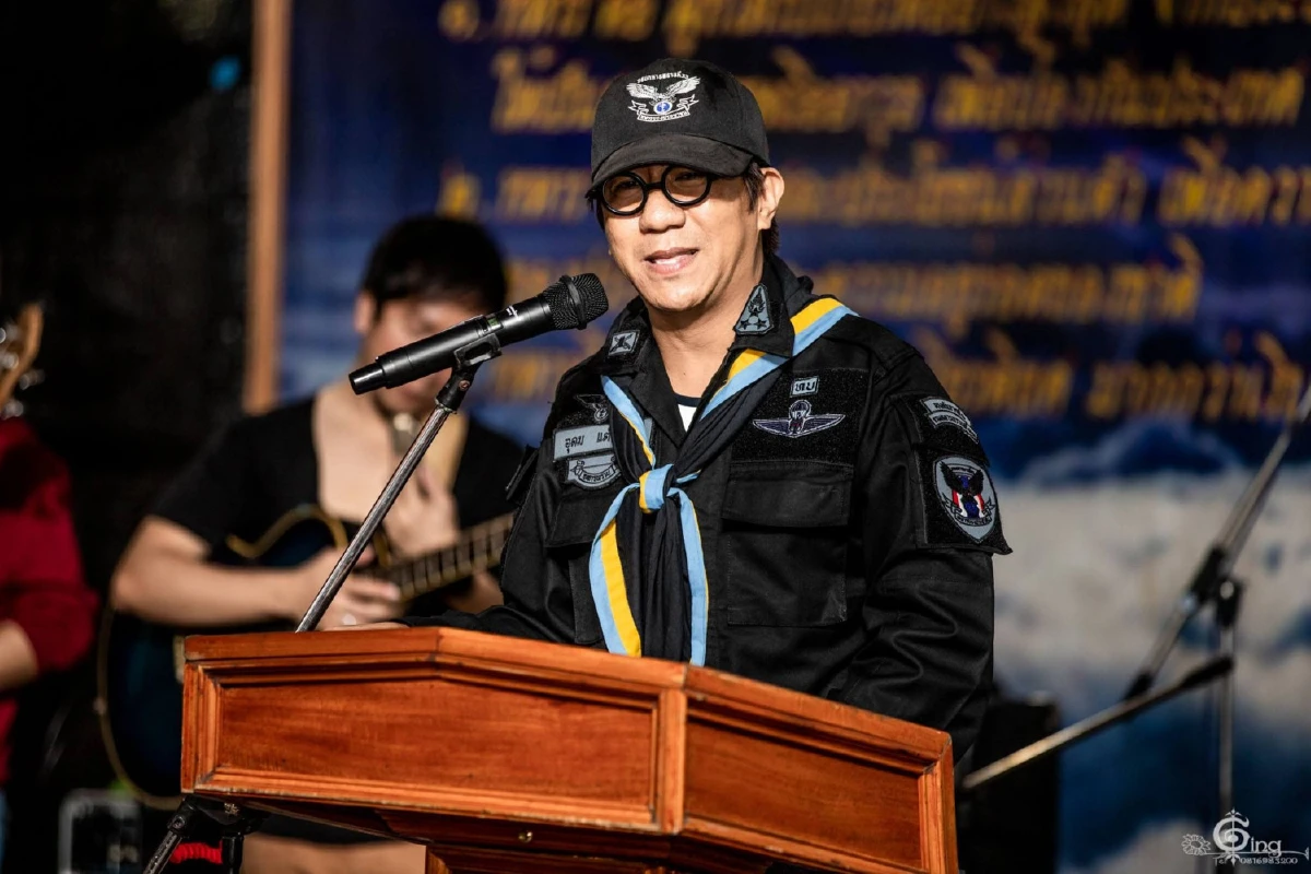 "โน้ส-อุดม" สวมบท ผบ. สร้างรอยยิ้มและความสุขให้ทหารใต้