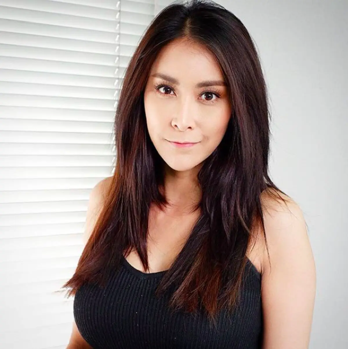 10 ภาพเด็ด "ใหม่ สุคนธวา” กับทรวดทรงสุดแซ่บ ในชีวิตจริงนั้นแซ่บยิ่งกว่า