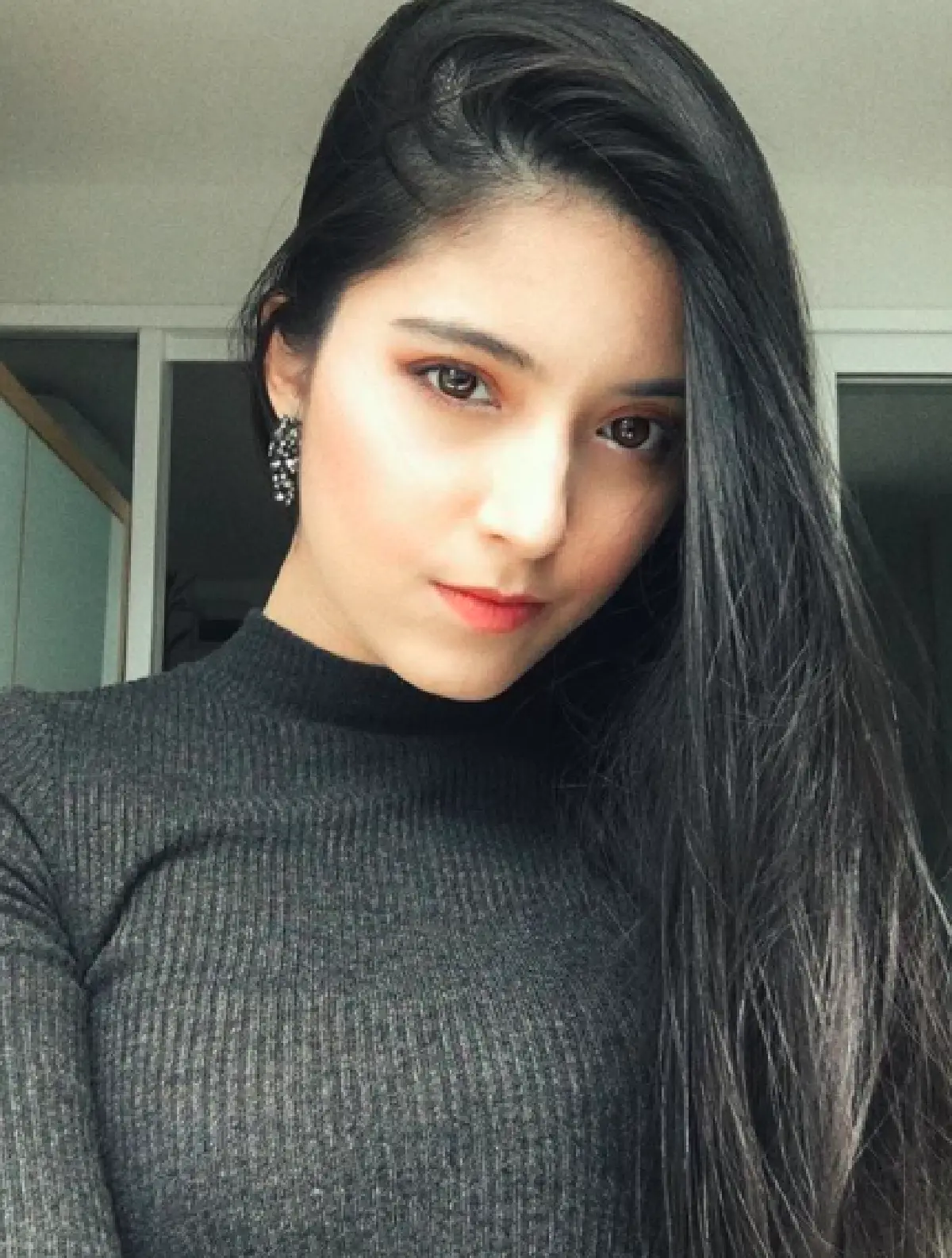 “นานา” ถึงกับต้องแซว “โซฟี” น้องสาว “ชิน ชินวุฒิ” กับท่าเต้นแซ่บทะลุปรอทบนตัก “เวย์ ไทเทเนี่ยม”