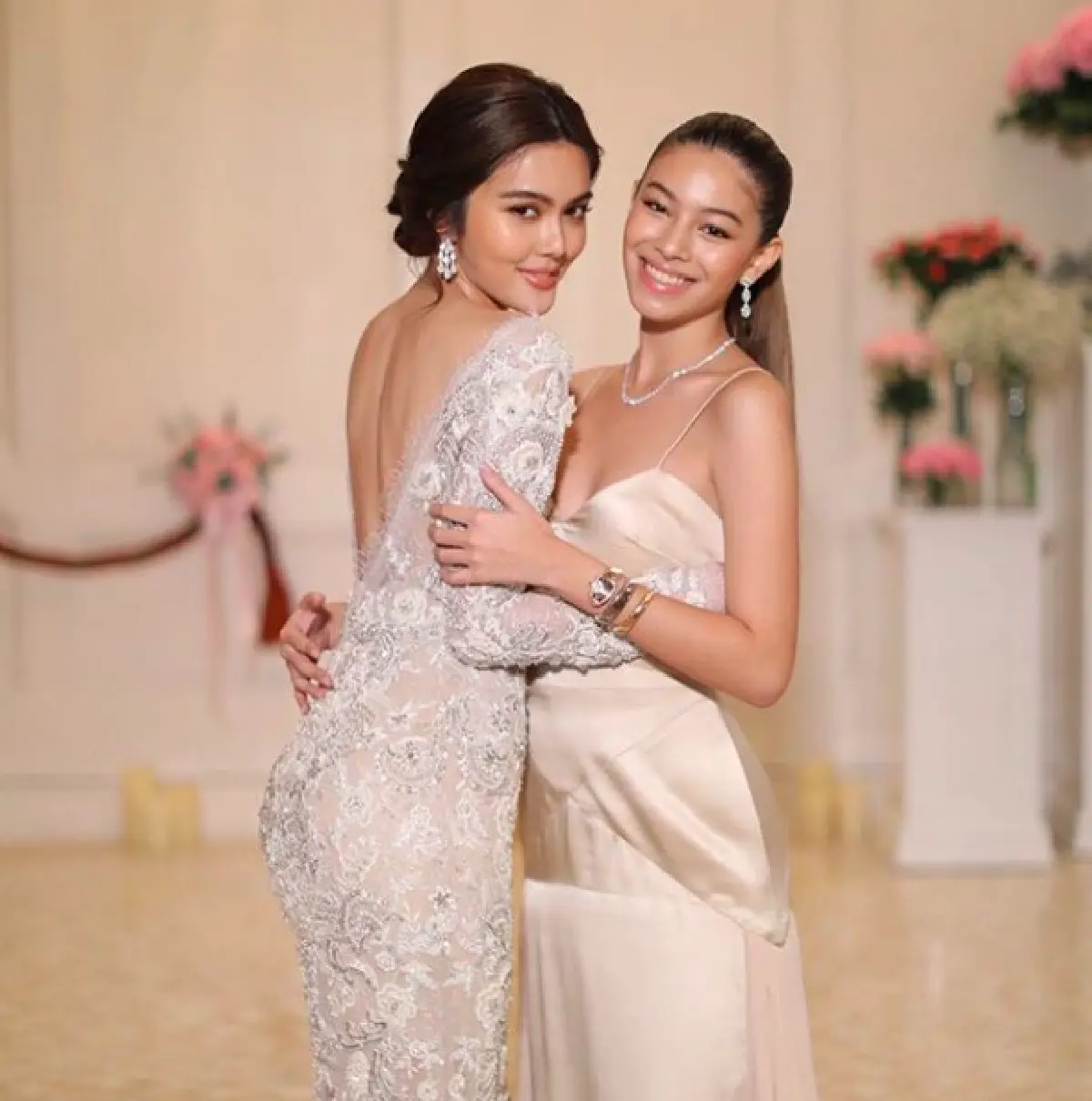 "แพท กามิกาเซ่” เข้าพิธีหมั้นกับหวานใจหนุ่มนอกวงการ "ฟิลลิปส์” ท่ามกลางความอบอุ่น