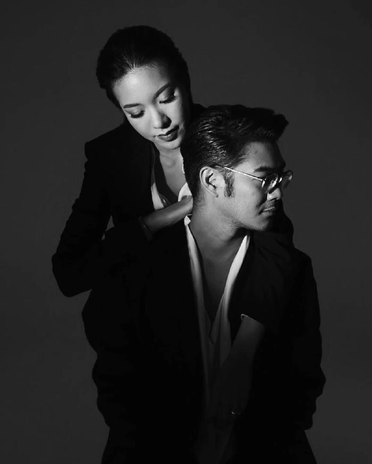 “เนม Getsunova-ป้อ สารชา” เผยภาพพรีเวดดิ้งสุดเท่ธีมขาว-ดำ ก่อนเตรียมเข้าประตูวิวาห์ 29 ต.ค. นี้