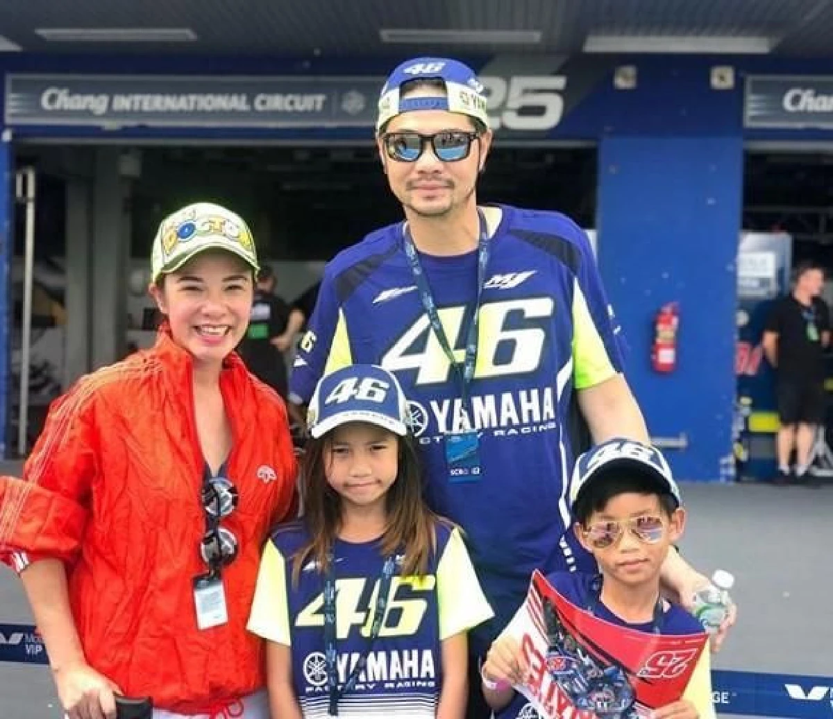 กีต้าร์ ศิริพิชญ์ โมโหสุดขีด! ลูกชายขึ้นเครื่องไม่ได้ เพราะไม่มีสูติบัตรตัวจริง