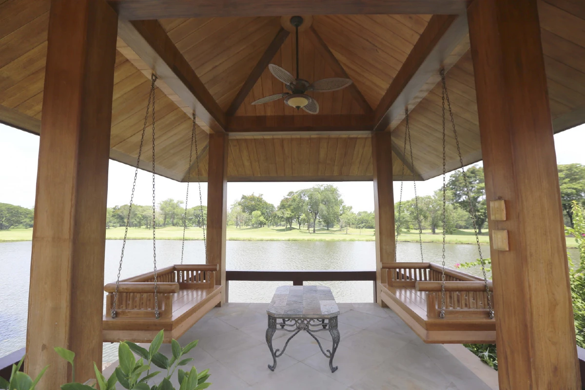 กุลศรา โสณกุล ณ อยุธยา วิลล่าหลังงามวิวสนามกอล์ฟเติมพลัง