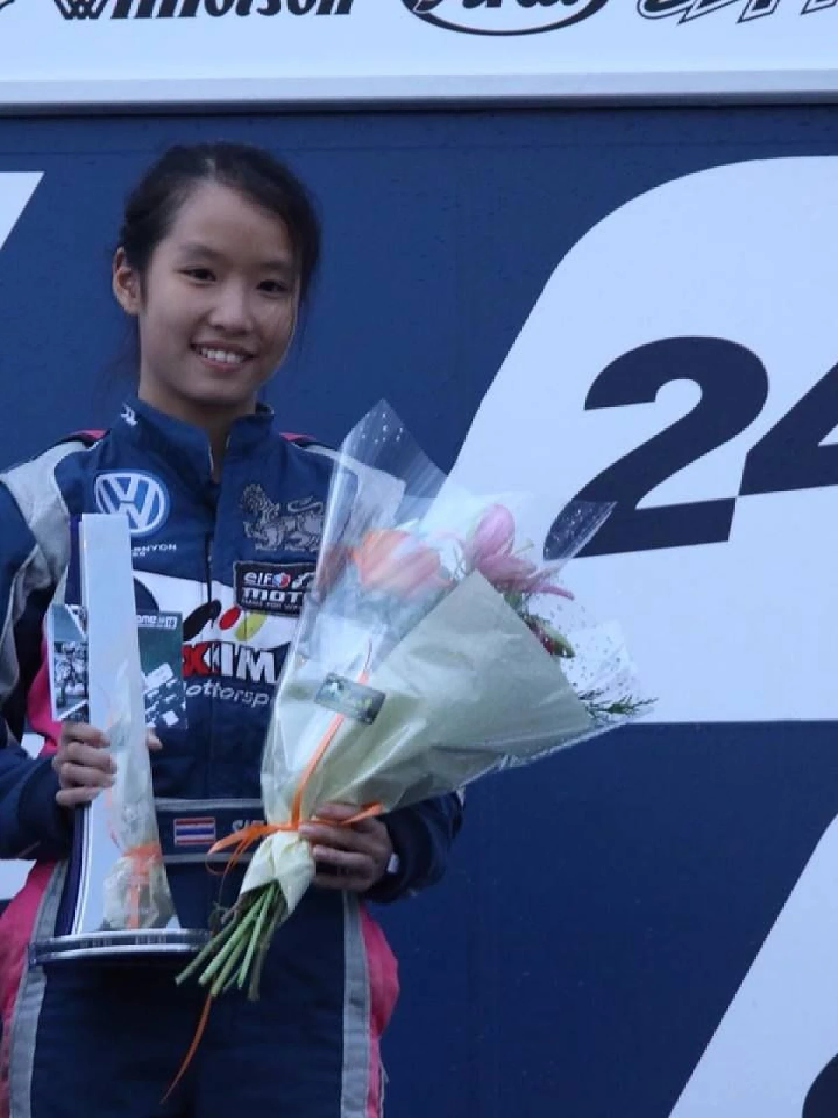 มินนี่-สิตาวีร์ คว้าแชมป์การแข่งรถโกคาร์ทระดับโลก